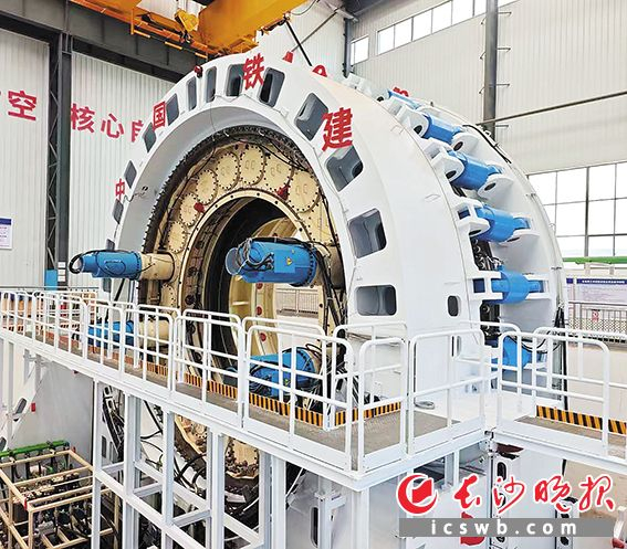全球最大主轴承工况模拟试验台投用